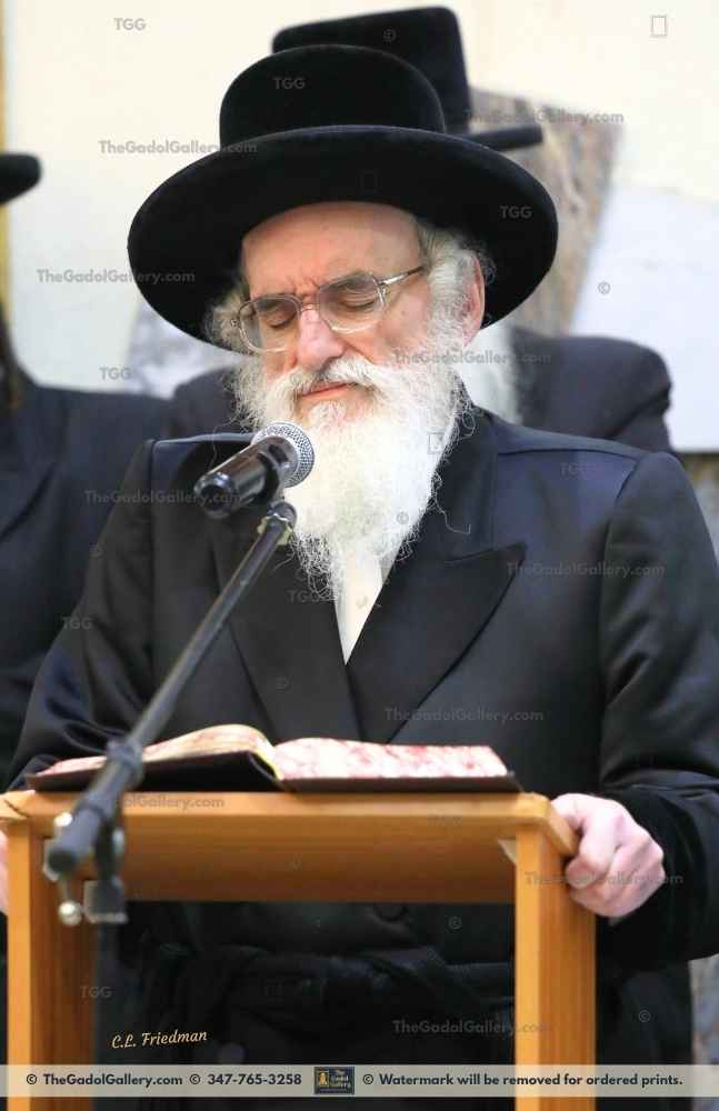 The Viznitz Mercaz Rebbe - Rav Mendel Hager 3 Sukkah Poster